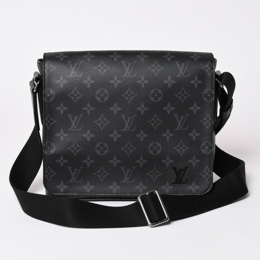 Very Good Condition LOUIS VUITTON District PM Shoulder Bag M46255 Monogram Eclipse Canvas Used 4a002878