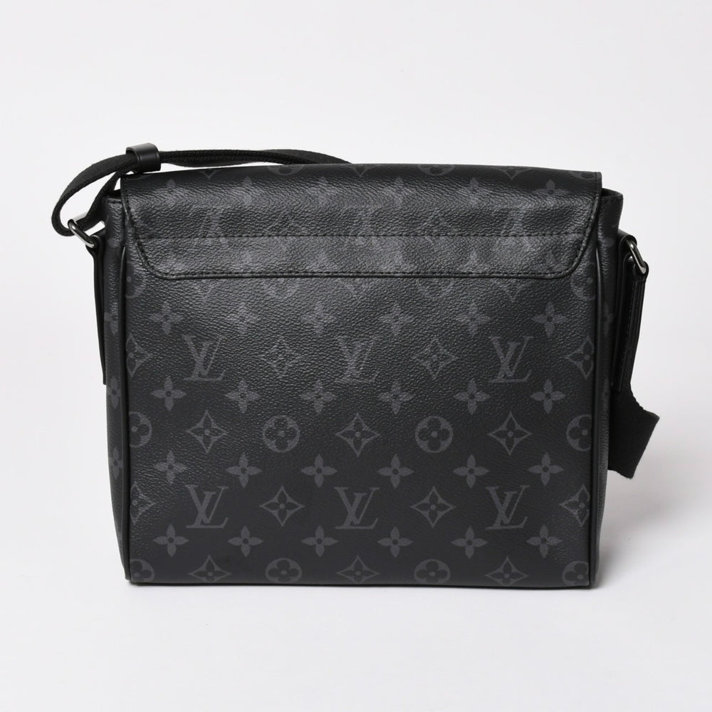 Very Good Condition LOUIS VUITTON District PM Shoulder Bag M46255 Monogram Eclipse Canvas Used 4a002878