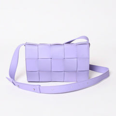極美品 BOTTEGA VENETA ボッテガヴェネタ カセット ショルダーバッグ イントレチャート レザー パープル 649601 中古 4a003219