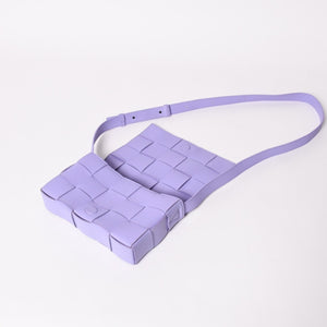 極美品 BOTTEGA VENETA ボッテガヴェネタ カセット ショルダーバッグ イントレチャート レザー パープル 649601 中古 4a003219