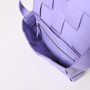 極美品 BOTTEGA VENETA ボッテガヴェネタ カセット ショルダーバッグ イントレチャート レザー パープル 649601 中古 4a003219