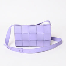 画像をギャラリービューアに読み込む, 極美品 BOTTEGA VENETA ボッテガヴェネタ カセット ショルダーバッグ イントレチャート レザー パープル 649601 中古 4a003219