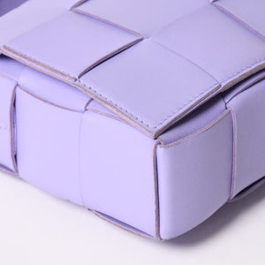 極美品 BOTTEGA VENETA ボッテガヴェネタ カセット ショルダーバッグ イントレチャート レザー パープル 649601 中古 4a003219