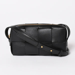 極美品 BOTTEGA VENETA ボッテガヴェネタ カセットショルダーバッグ イントレチャート ミニウォレット ラムスキン レザー ブラック ゴールド金具 中古 4a003228