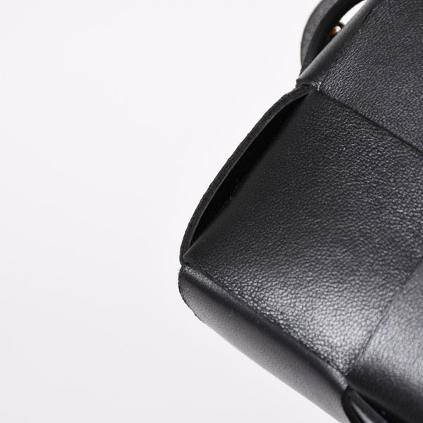 極美品 BOTTEGA VENETA ボッテガヴェネタ カセットショルダーバッグ イントレチャート ミニウォレット ラムスキン レザー ブラック ゴールド金具 中古 4a003228