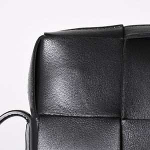 極美品 BOTTEGA VENETA ボッテガヴェネタ カセットショルダーバッグ イントレチャート ミニウォレット ラムスキン レザー ブラック ゴールド金具 中古 4a003228