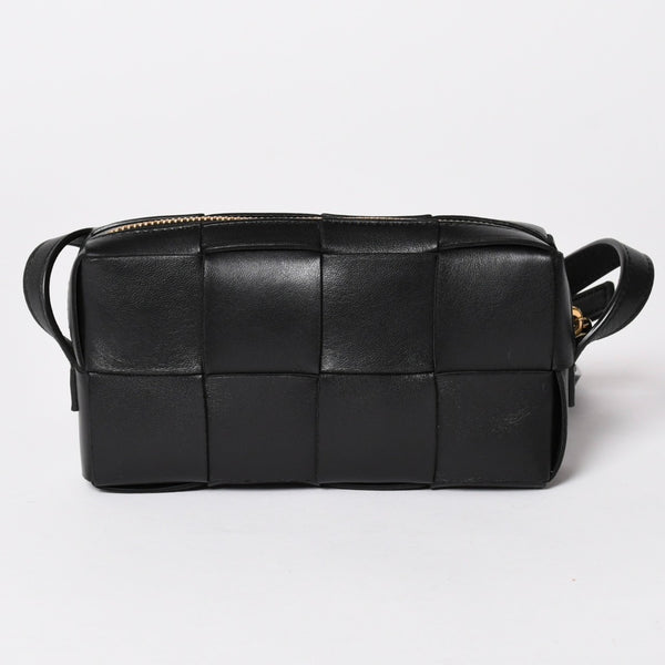 極美品 BOTTEGA VENETA ボッテガヴェネタ カセットショルダーバッグ イントレチャート ミニウォレット ラムスキン レザー ブラック ゴールド金具 中古 4a003228