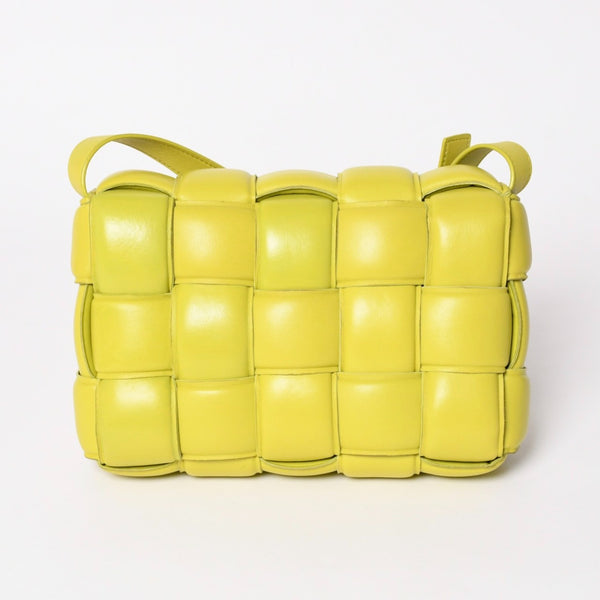 極美品 BOTTEGAVENETA ボッテガヴェネタ PADDED CASSETTE パデッド カセット ショルダーバッグ 591970 ライムグリーン 中古 4a003222