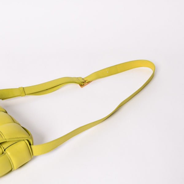 極美品 BOTTEGAVENETA ボッテガヴェネタ PADDED CASSETTE パデッド カセット ショルダーバッグ 591970 ライムグリーン 中古 4a003222
