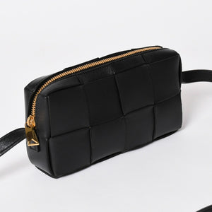 極美品 BOTTEGA VENETA ボッテガヴェネタ カセットショルダーバッグ イントレチャート ミニウォレット ラムスキン レザー ブラック ゴールド金具 中古 4a003228