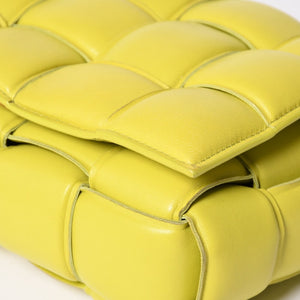 極美品 BOTTEGAVENETA ボッテガヴェネタ PADDED CASSETTE パデッド カセット ショルダーバッグ 591970 ライムグリーン 中古 4a003222
