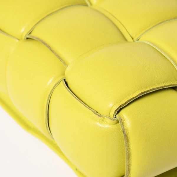 極美品 BOTTEGAVENETA ボッテガヴェネタ PADDED CASSETTE パデッド カセット ショルダーバッグ 591970 ライムグリーン 中古 4a003222