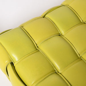 極美品 BOTTEGAVENETA ボッテガヴェネタ PADDED CASSETTE パデッド カセット ショルダーバッグ 591970 ライムグリーン 中古 4a003222
