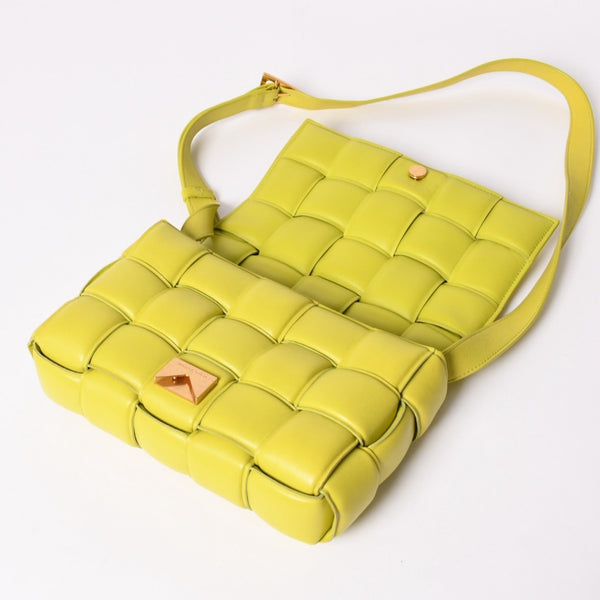 極美品 BOTTEGAVENETA ボッテガヴェネタ PADDED CASSETTE パデッド カセット ショルダーバッグ 591970 ライムグリーン 中古 4a003222