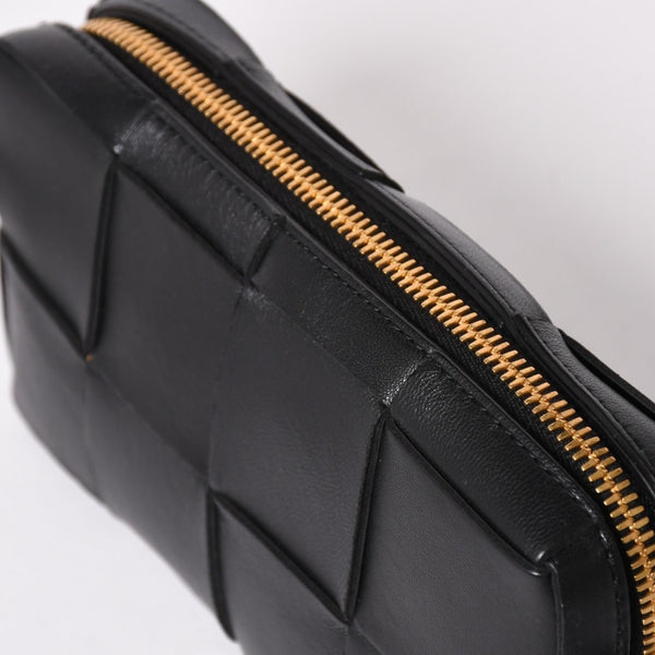 極美品 BOTTEGA VENETA ボッテガヴェネタ カセットショルダーバッグ イントレチャート ミニウォレット ラムスキン レザー ブラック ゴールド金具 中古 4a003228