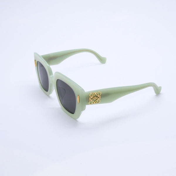 極美品 LOEWE ロエベ サングラス アイウェア LW40129U 95A サイズ50□22 140 アナグラムロゴ パステルグリーン 中古 4a003236