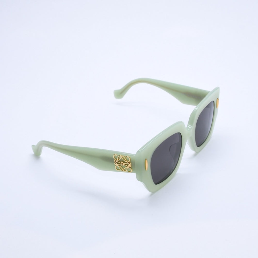 Mint condition LOEWE sunglasses eyewear size LW40129U 95A Size 50□22 140 Anagram logo Pastel green Used 4a003236