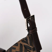 画像をギャラリービューアに読み込む, 極美品 FENDI フェンディ Shoulder Bag ショルダーバッグ ズッカ キャンバス レザー シルバー金具 中古 4a003043