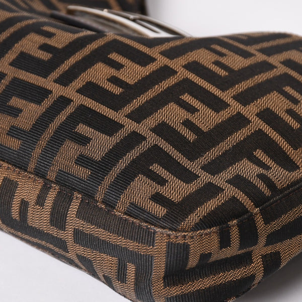 極美品 FENDI フェンディ Shoulder Bag ショルダーバッグ ズッカ キャンバス レザー シルバー金具 中古 4a003043