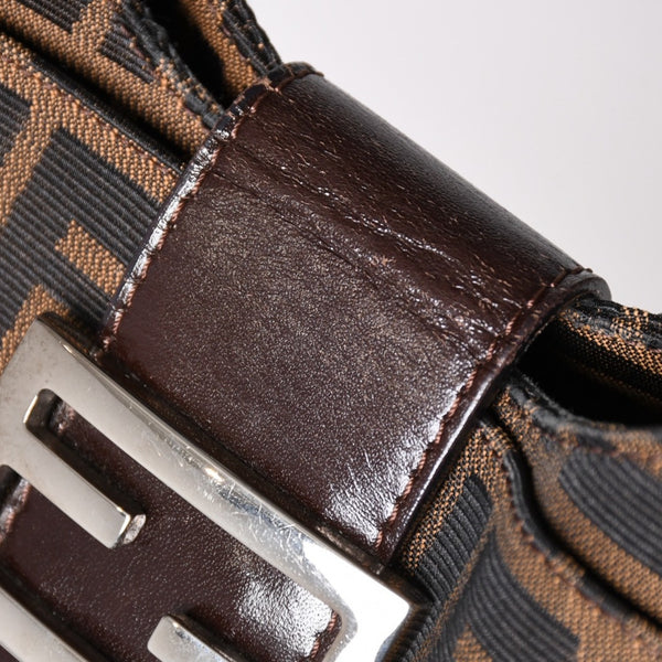 極美品 FENDI フェンディ Shoulder Bag ショルダーバッグ ズッカ キャンバス レザー シルバー金具 中古 4a003043