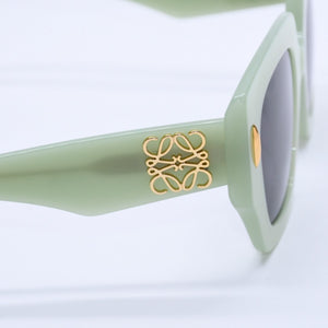極美品 LOEWE ロエベ サングラス アイウェア LW40129U 95A サイズ50□22 140 アナグラムロゴ パステルグリーン 中古 4a003236