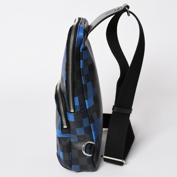 極美品 LOUIS VUITTON ルイヴィトン ボディバッグ ブラック ブルー グラフィット ピクセル アヴェニュー PVC レザーキャンバス シルバー金具 中古 4a002876