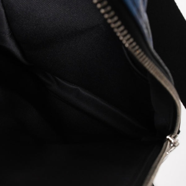 極美品 LOUIS VUITTON ルイヴィトン ボディバッグ ブラック ブルー グラフィット ピクセル アヴェニュー PVC レザーキャンバス シルバー金具 中古 4a002876