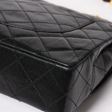 Load image into Gallery viewer, CHANEL シャネル パリ限定マトラッセチェーンショルダーバッグ Wフラップ ラムスキン ブラック SV×GD金具 2番台 ココマーク 美品 中古 4a003277