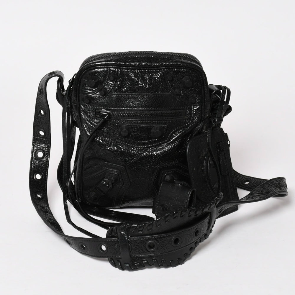 新品同様 BALENCIAGA バレンシアガ ル カゴール ショルダーバッグ ブラック ブラック 719065 現行 中古 4a003485