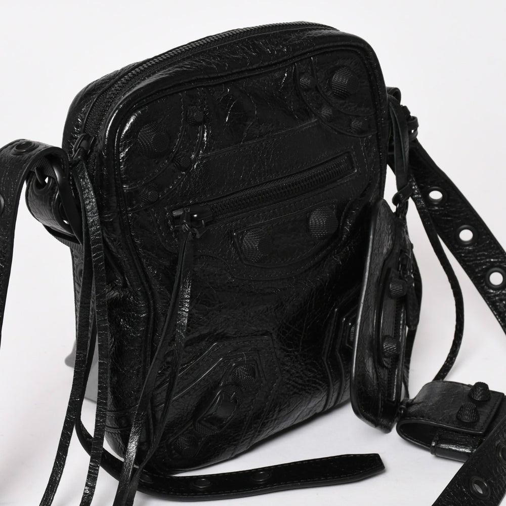 新品同様 BALENCIAGA バレンシアガ ル カゴール ショルダーバッグ ブラック ブラック 719065 現行 中古 4a003485
