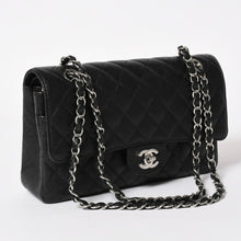 画像をギャラリービューアに読み込む, 新品同様 CHANEL シャネル マトラッセ25 Wフラップ Wチェーンショルダーバッグ 19番台 ココマーク キャビアスキン ブラック 中古 4a003366