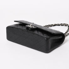 画像をギャラリービューアに読み込む, 新品同様 CHANEL シャネル マトラッセ25 Wフラップ Wチェーンショルダーバッグ 19番台 ココマーク キャビアスキン ブラック 中古 4a003366