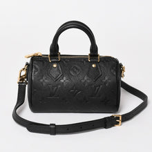 Load image into Gallery viewer, 新品同様 LOUIS VUITTON ルイヴィトン ナノ スピーディ 2WAYハンドバッグ M82450 ブラック モノグラムアンプラントレザー 中古 4a003279