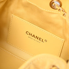 画像をギャラリービューアに読み込む, 新品未使用 CHANEL シャネル 26SS CHANEL 25 ミニ ワンショルダーバッグ AS5631 ランダム番台 スエード ココマーク イエロー 中古 4a003295