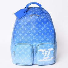 Load image into Gallery viewer, 新品同様 LOUIS VUITTON ルイヴィトン バックパック マルチポケット M45441 モノグラムクラウズキャンバス ブルー 中古 4a003355