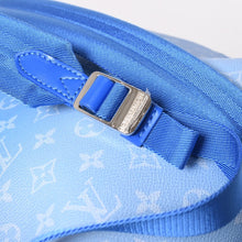 Load image into Gallery viewer, 新品同様 LOUIS VUITTON ルイヴィトン バックパック マルチポケット M45441 モノグラムクラウズキャンバス ブルー 中古 4a003355