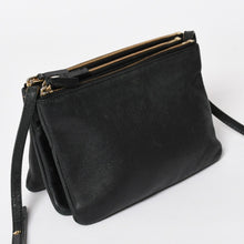Load image into Gallery viewer, CELINE セリーヌ スモールトリオ Shoulder Bag ショルダーバッグ ブラック ゴールド金具 レザー 美品 中古 4a003012