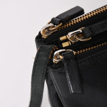 Load image into Gallery viewer, CELINE セリーヌ スモールトリオ Shoulder Bag ショルダーバッグ ブラック ゴールド金具 レザー 美品 中古 4a003012