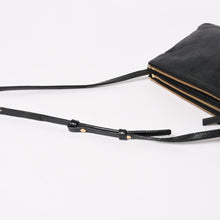 Load image into Gallery viewer, CELINE セリーヌ スモールトリオ Shoulder Bag ショルダーバッグ ブラック ゴールド金具 レザー 美品 中古 4a003012