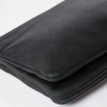 Load image into Gallery viewer, CELINE セリーヌ スモールトリオ Shoulder Bag ショルダーバッグ ブラック ゴールド金具 レザー 美品 中古 4a003012