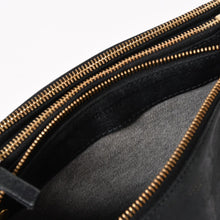 Load image into Gallery viewer, CELINE セリーヌ スモールトリオ Shoulder Bag ショルダーバッグ ブラック ゴールド金具 レザー 美品 中古 4a003012