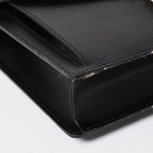 画像をギャラリービューアに読み込む, 極美品 LOUIS VUITTON ルイヴィトン エピバッグ ブラック エピレザー ポシェット セリエ セカンドバッグ シルバー金具 中古 4a003011