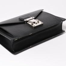 画像をギャラリービューアに読み込む, 極美品 LOUIS VUITTON ルイヴィトン エピバッグ ブラック エピレザー ポシェット セリエ セカンドバッグ シルバー金具 中古 4a003011