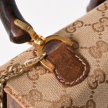 Load image into Gallery viewer, GUCCI グッチ バンブーハンドバッグ オールドグッチ ショルダーバッグ GGキャンバス バンブー ブラウン ベージュ ターンロック 美品 中古 4a003328