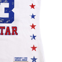 画像をギャラリービューアに読み込む, 新品同様 Mitchell&amp;Ness ミッチェルアンドネス 1988 NBAオールスターゲーム マイケルジョーダン オーセンティックジャージ サイズL ホワイト ブルー レッド 中古 4a002216