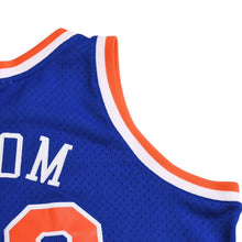 画像をギャラリービューアに読み込む, 新品同様 Mitchell&amp;Ness ミッチェルアンドネス MF DOOM 1971-2020 ニューヨークニックス スウィングマンユニフォーム Lサイズ オレンジ ブルー 中古 4a002302