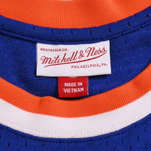 画像をギャラリービューアに読み込む, 新品同様 Mitchell&amp;Ness ミッチェルアンドネス MF DOOM 1971-2020 ニューヨークニックス スウィングマンユニフォーム Lサイズ オレンジ ブルー 中古 4a002302