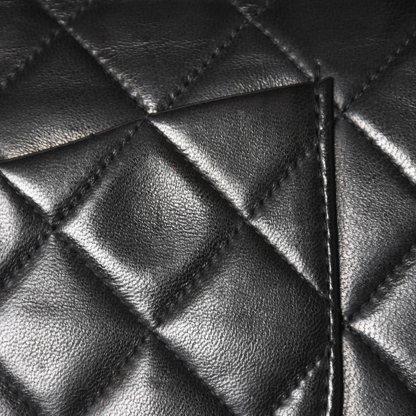 極美品 CHANEL シャネル マトラッセ25 Wフラップ Wチェーンショルダーバッグ A01112 2番台 ラムスキン ココマーク ブラック 中古 4a003285