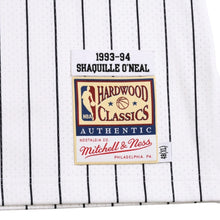 Load image into Gallery viewer, 新品同様 Mitchell&amp;Ness ミッチェルアンドネス オーセンティックスウィングマンジャージ オーランドマジック シャキールオニール 1993-94 ユニフォーム 32番 永久欠番 XLサイズ 中古 4a002230