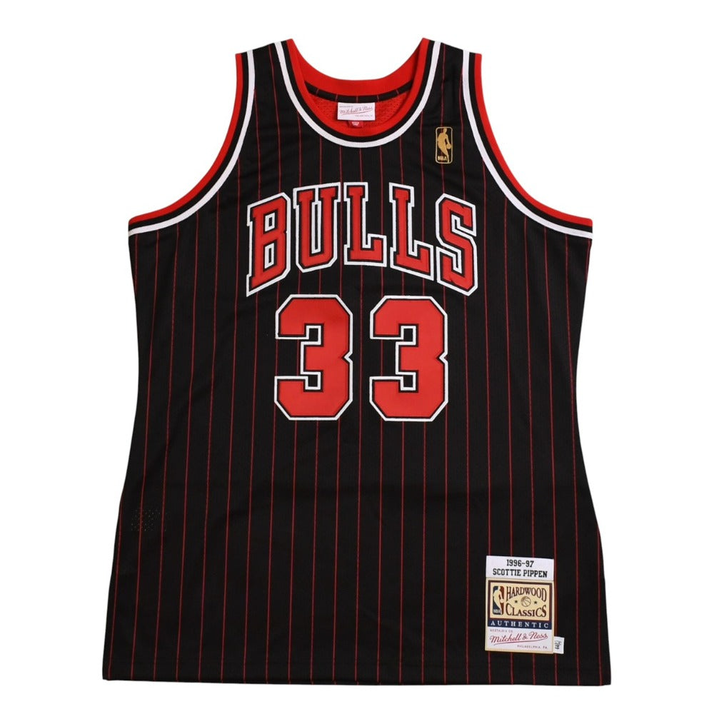 Like new Mitchell&Ness Mitchell &amp; Ness Chicago Bulls Scottie Pippen 1996-97 Alternate Swingman Jersey, Size L, Red/Black, Used, 4a002214